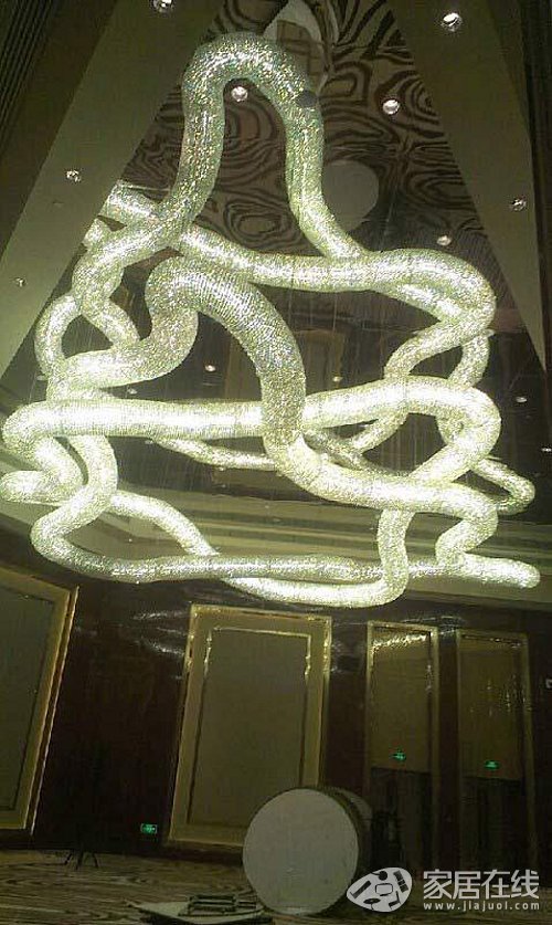 文联灯饰造“中国最长水晶灯”--龙形灯
