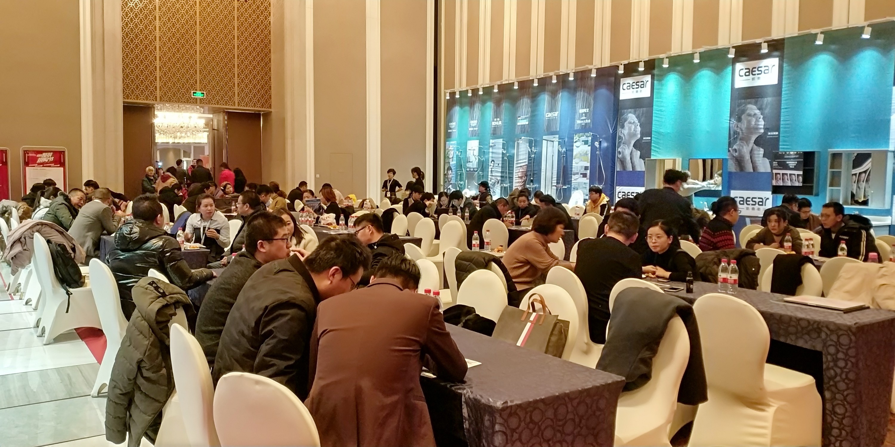 感恩回馈年末狂欢西宁业之峰惠特权会特权惠特权年末五大升级内购会